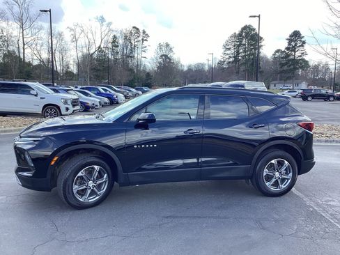 Used 2024 Chevrolet Blazer LT w/ Convenience Package FWD image 6