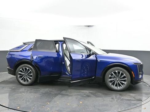 New 2025 Cadillac Lyriq Sport image 51