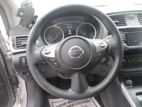 Used 2016 Nissan Sentra SV image 12