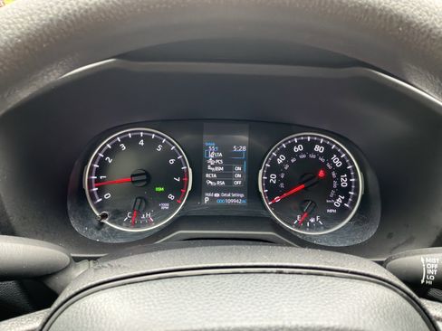 Used 2022 Toyota RAV4 XLE w/ Convenience Package FWD image 21