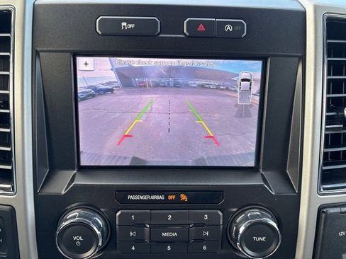 Used 2019 Ford F150 Lariat image 32