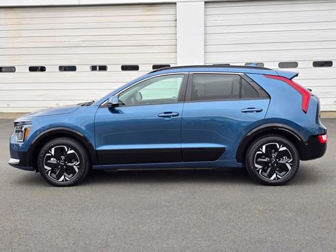 Certified 2023 Kia Niro Wind w/ Wind Preserve Package FWD image 2