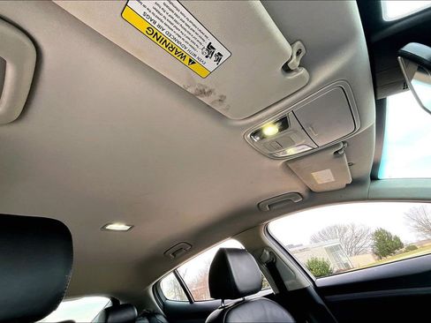 Certified 2019 Kia Stinger image 17