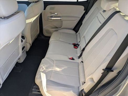 Certified 2025 Mercedes-Benz GLB 250 4MATIC image 21