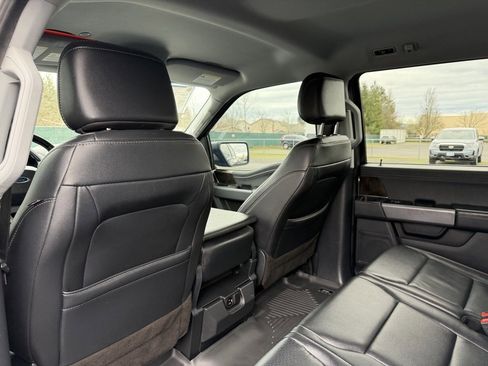 Used 2022 Ford F150 Lariat w/ Trailer Tow Package image 32