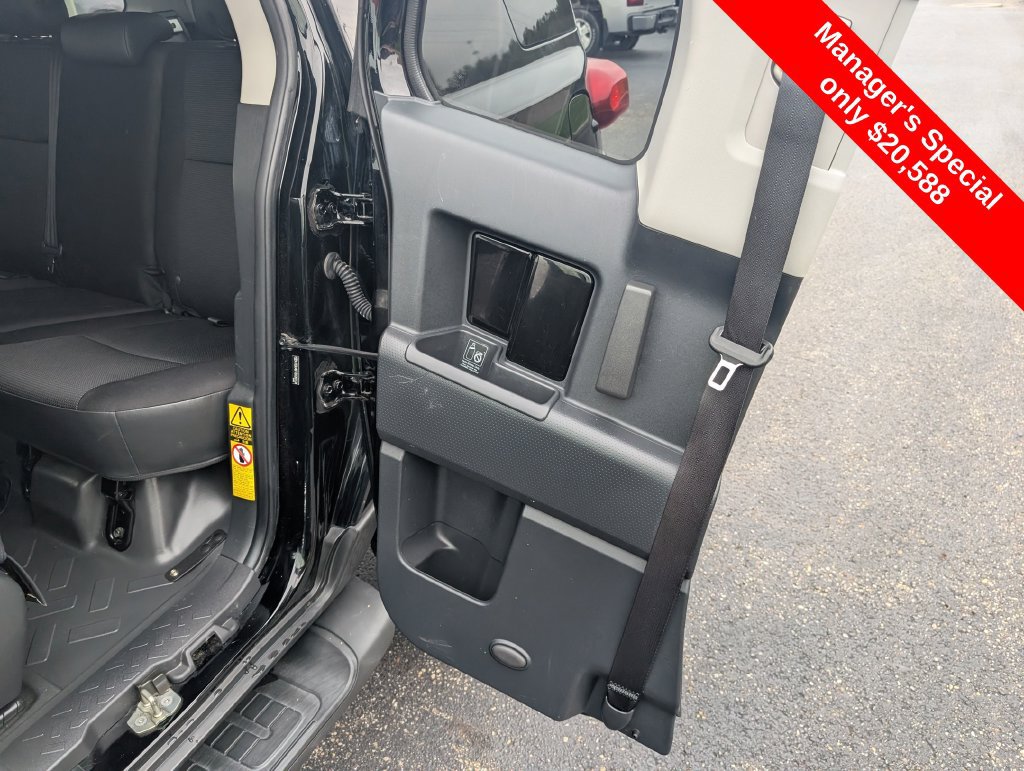 Used 2014 Toyota FJ Cruiser 4WD w/ Upgrade Package image 10