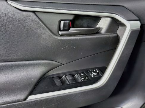 Used 2021 Toyota RAV4 LE FWD image 23
