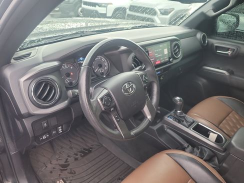 Used 2022 Toyota Tacoma TRD Off-Road w/ Technology Package RWD image 20