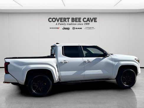 Used 2024 Toyota Tacoma TRD Sport image 10