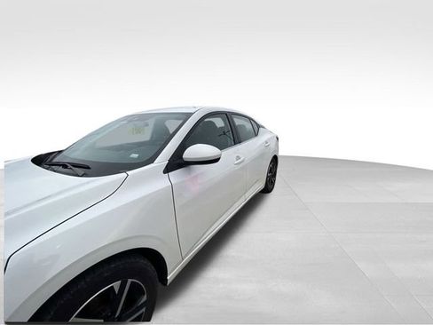 Used 2024 Nissan Sentra SV image 2