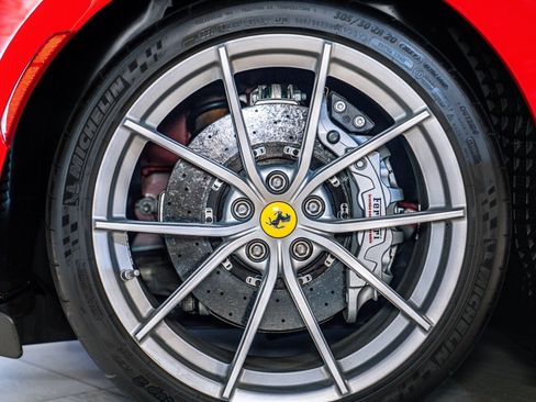 Used 2020 Ferrari 488 Pista Coupe image 18