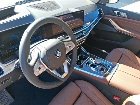 Used 2026 BMW X7 xDrive40i w/ Premium Package AWD/4WD image 4