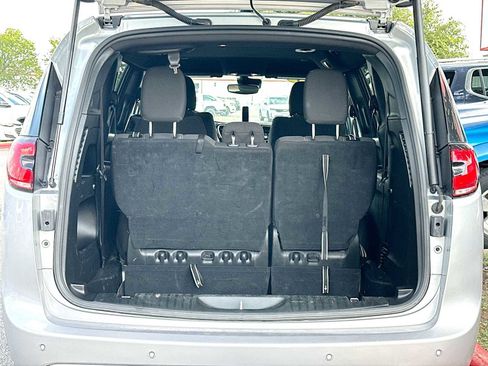 Used 2023 Chrysler Pacifica Touring FWD image 28