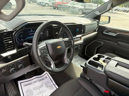 Used 2024 Chevrolet Silverado 1500 LT AWD/4WD image 10