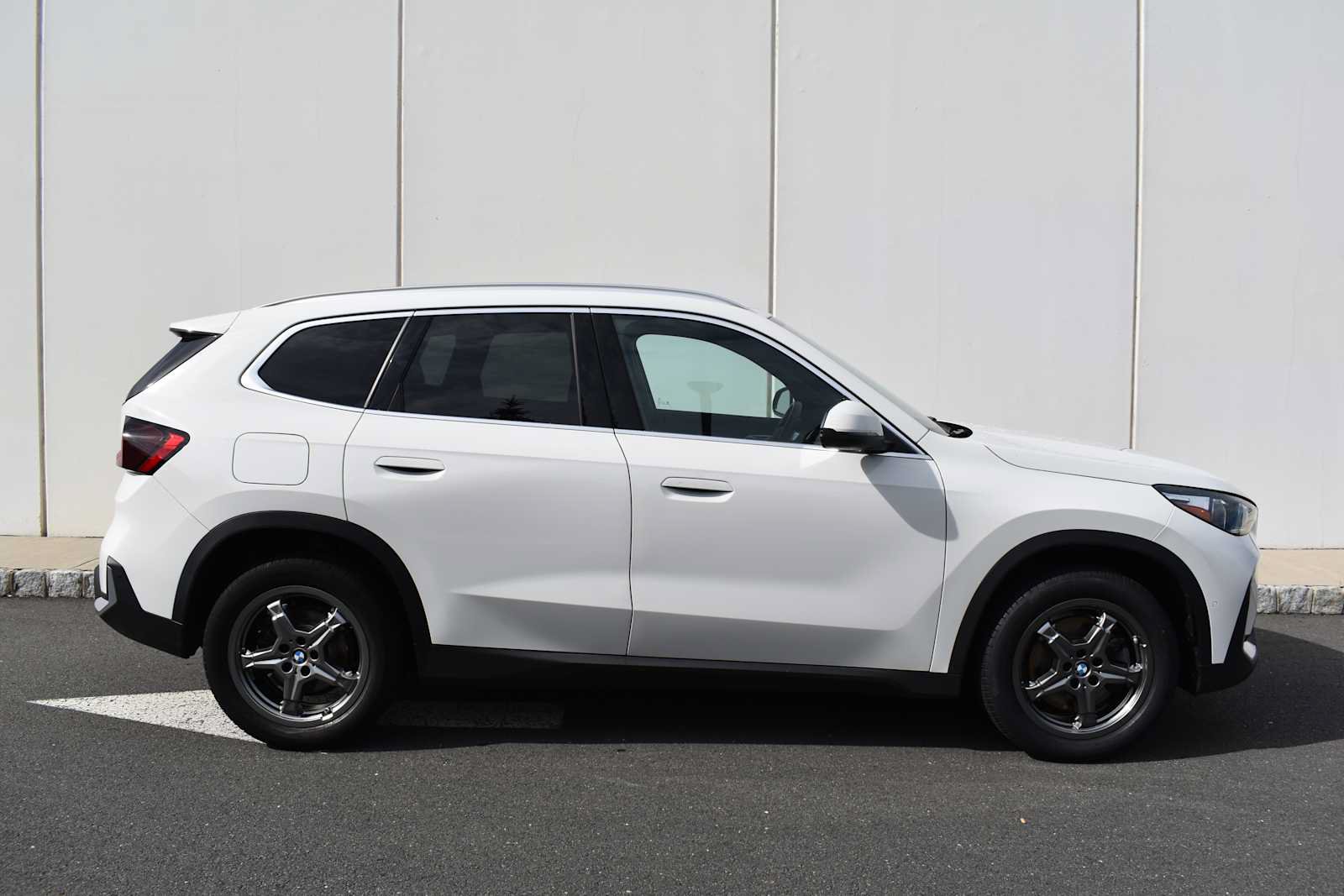 Used 2023 BMW X1 xDrive28i w/ Convenience Package AWD/4WD image 4