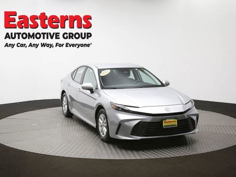 Used 2025 Toyota Camry LE image 51