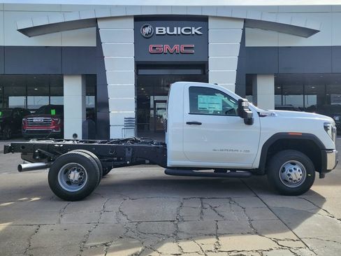 New 2026 GMC Sierra 3500 Pro w/ Convenience Package image 2