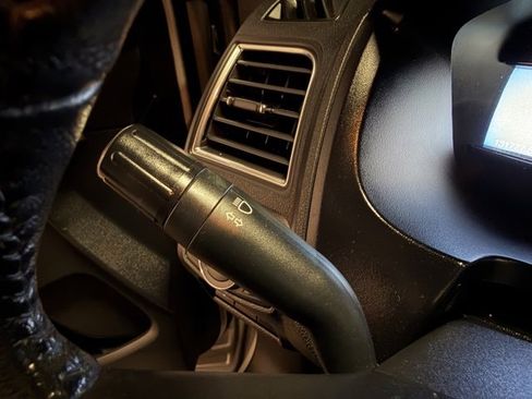 Used 2018 Ford Explorer Limited image 39