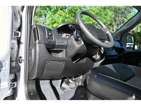 Used 2019 RAM ProMaster 2500 w/ Premium Appearance Group FWD image 27