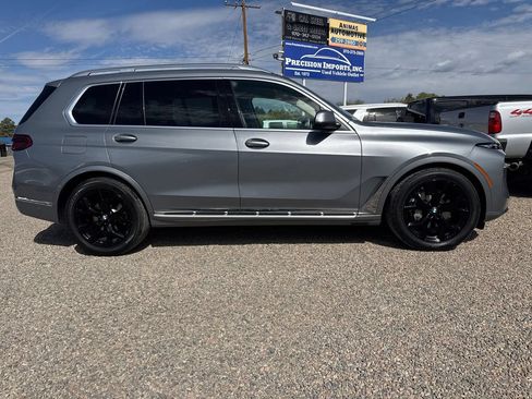 Used 2025 BMW X7 xDrive40i AWD/4WD image 2