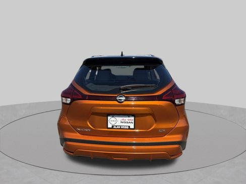 Used 2024 Nissan Kicks SR w/ SR Premium Package FWD image 4