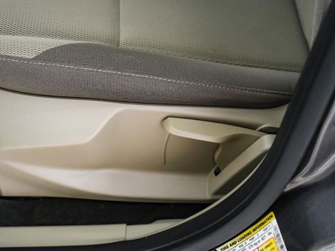 Used 2012 Ford Focus SE image 25