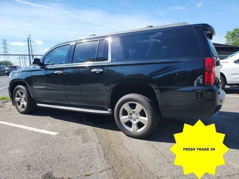 Used 2017 Chevrolet Suburban LT RWD image 2