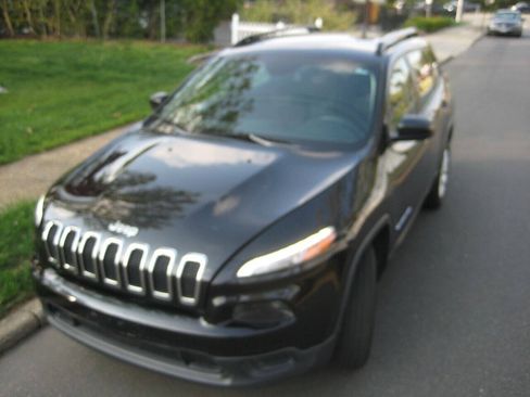 Used 2016 Jeep Cherokee Sport AWD/4WD image 1