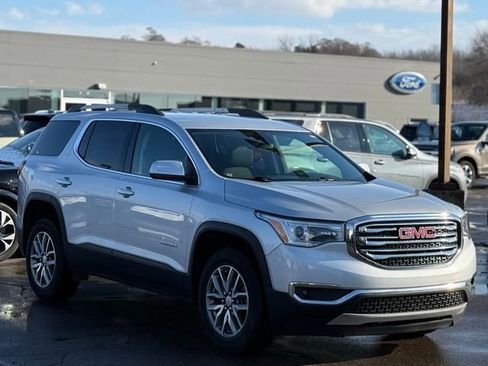 Used 2019 GMC Acadia SLE image 30