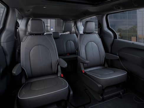 New 2026 Chrysler Pacifica Limited w/ S Appearance Package FWD image 15
