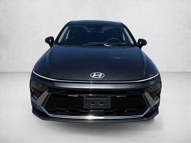 Used 2025 Hyundai Sonata SEL FWD image 2