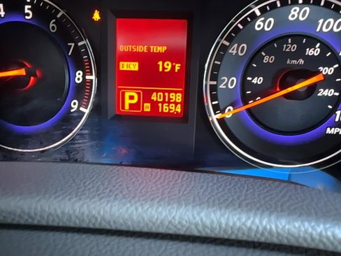 Used 2009 INFINITI G37 x Coupe w/ Premium Pkg image 9