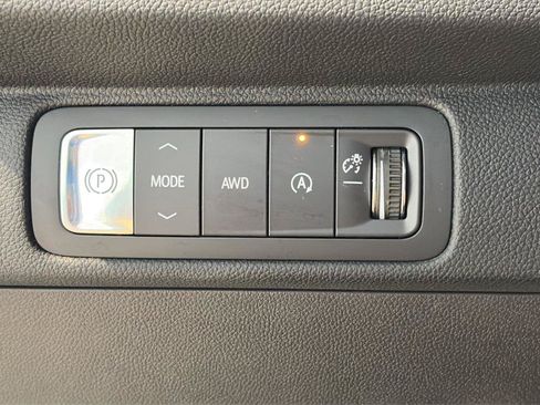 Used 2025 Chevrolet Traverse Z71 AWD/4WD image 23