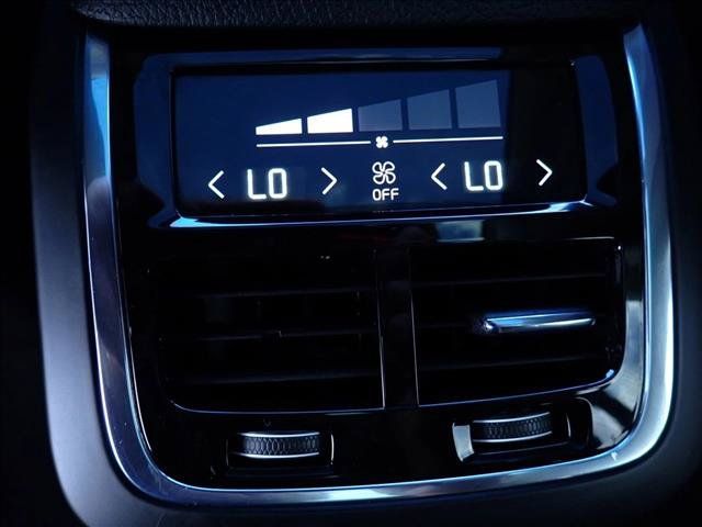 Used 2016 Volvo XC90 T6 Momentum w/ Protection Package Plus AWD/4WD image 11