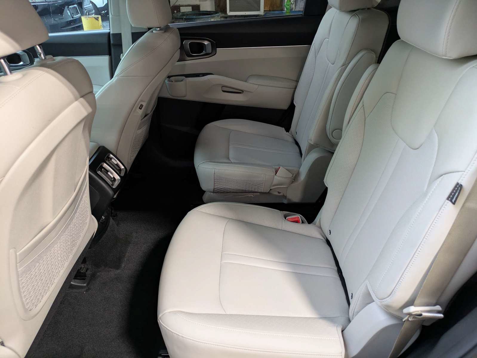 Certified 2025 Kia Sorento EX w/ EX Panoramic Sunroof Package FWD image 11