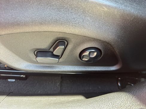 Used 2017 Jeep Renegade Altitude image 32