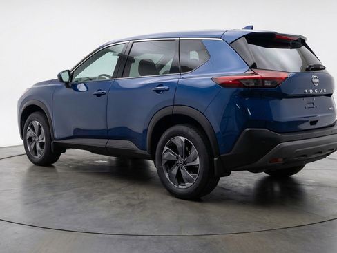 Used 2025 Nissan Rogue SV image 6