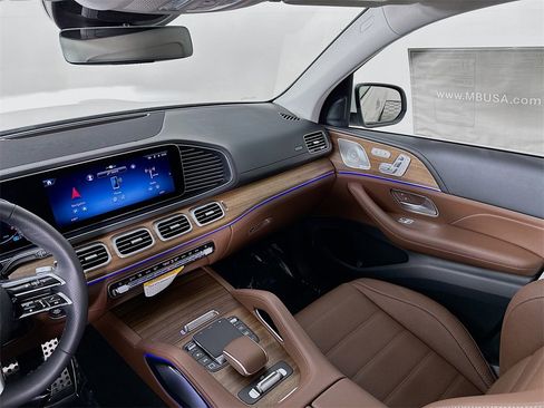 New 2026 Mercedes-Benz GLS 450 4MATIC image 25