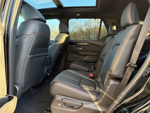 New 2025 Honda Pilot TrailSport image 18
