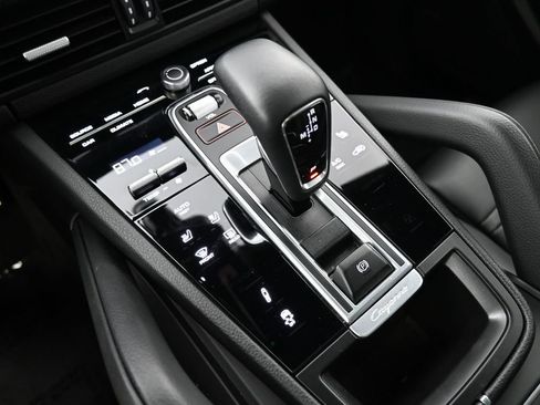 Certified 2021 Porsche Cayenne S AWD/4WD image 23