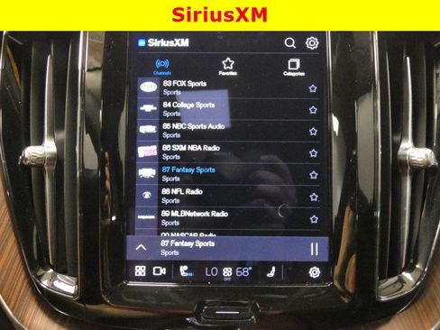 Used 2023 Volvo XC60 B5 Ultimate w/ Climate Package FWD image 20