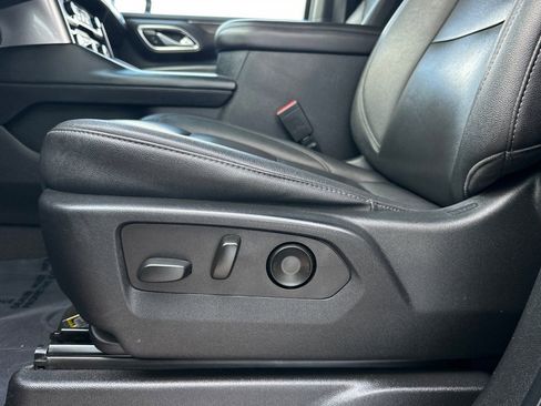 Used 2022 Chevrolet Suburban Z71 image 13