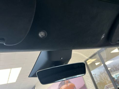 Used 2021 Tesla Model S Plaid image 17