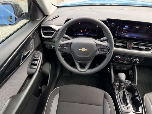 Used 2024 Chevrolet TrailBlazer LT w/ Driver Confidence Package AWD/4WD image 14