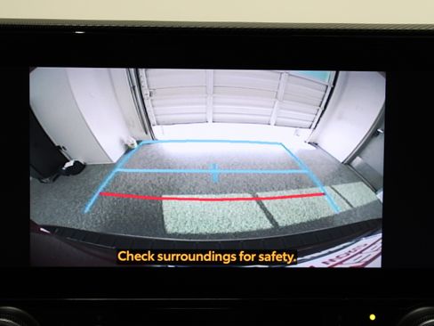 Used 2023 Toyota Highlander XSE FWD image 21