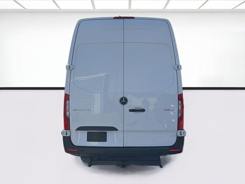 Used 2023 Mercedes-Benz Sprinter 2500 image 5