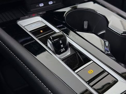 New 2025 Volkswagen Atlas SEL Premium R-Line image 19