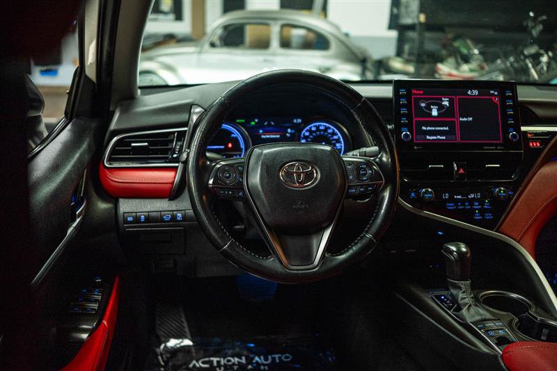Used 2022 Toyota Camry XSE FWD image 15