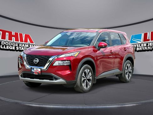 Used 2023 Nissan Rogue SV image 1