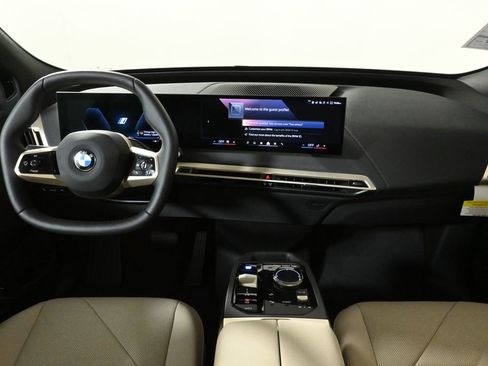 Used 2026 BMW iX xDrive45 image 17